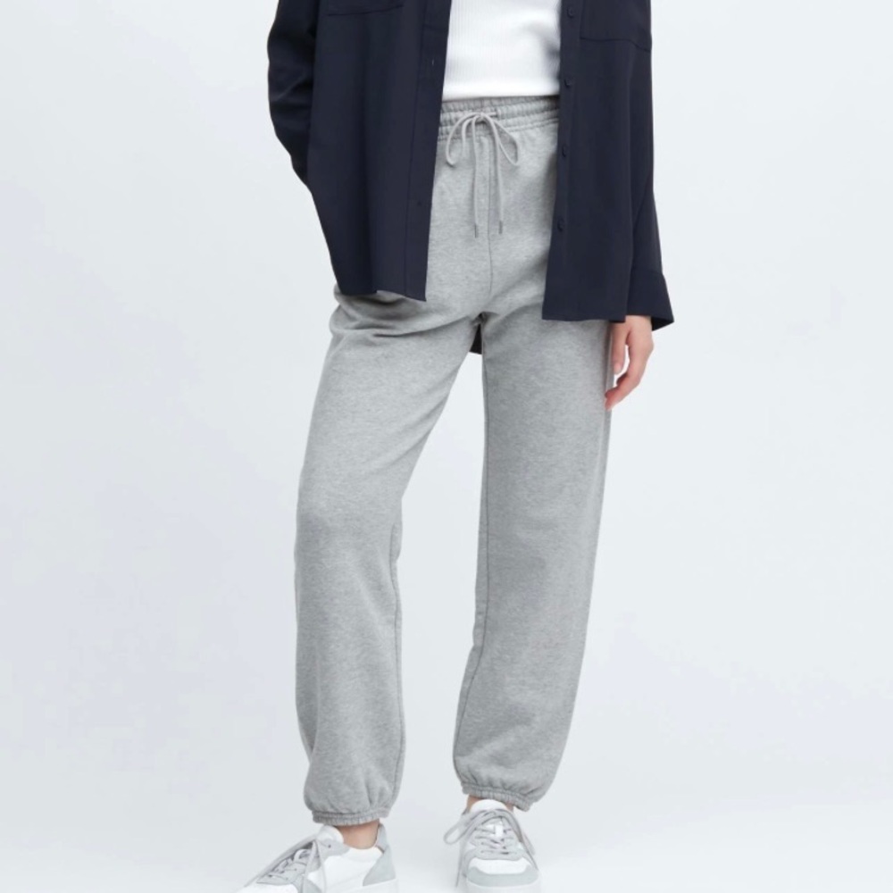 Uniqlo grey drawstring sweatpants